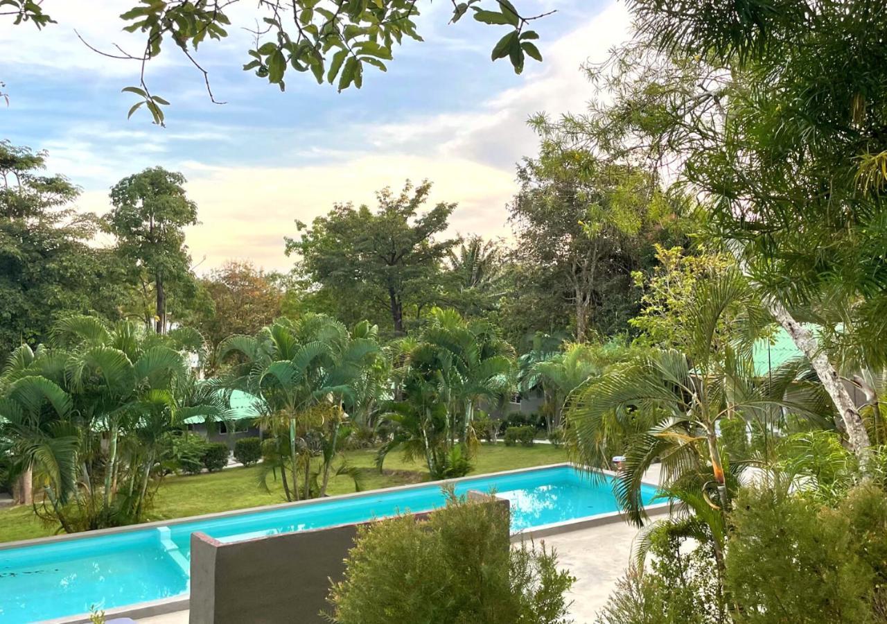 Siam Flora Resort Ko Lanta Exteriör bild