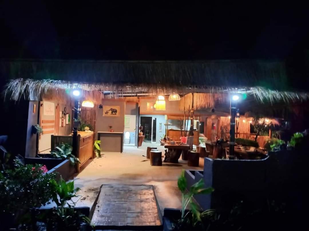 Siam Flora Resort Ko Lanta Exteriör bild