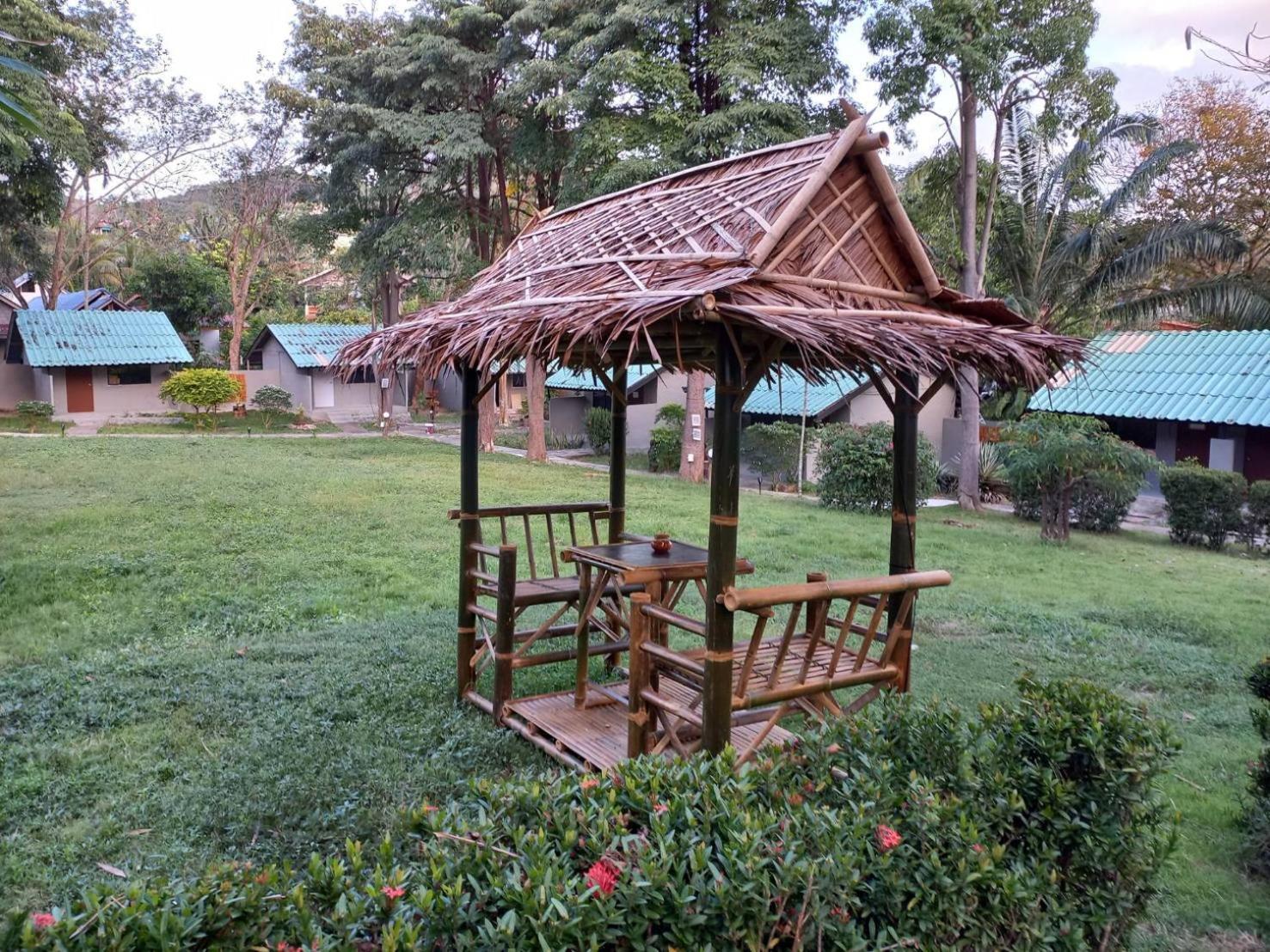 Siam Flora Resort Ko Lanta Exteriör bild