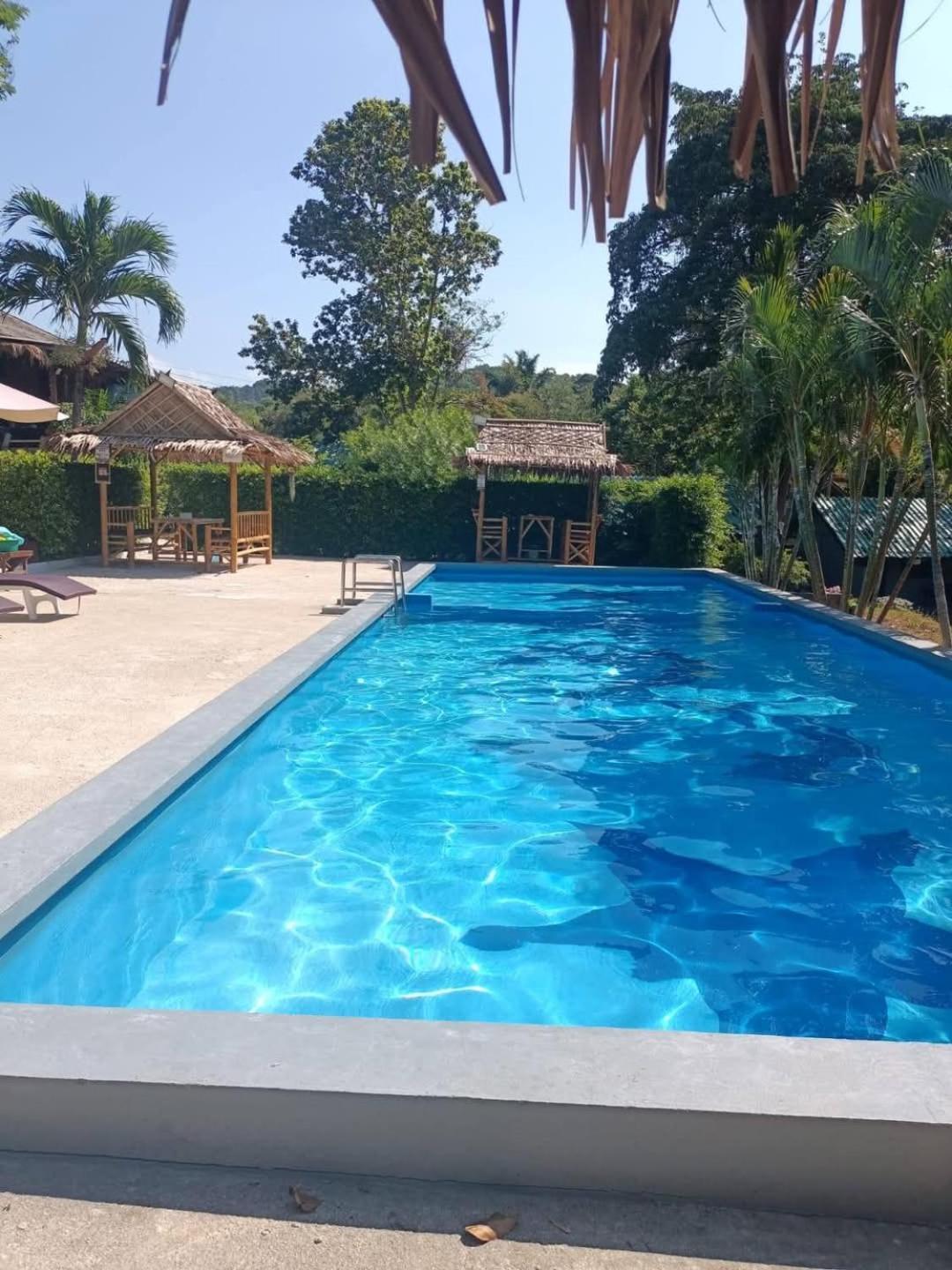 Siam Flora Resort Ko Lanta Rum bild